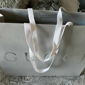 Authentic Gucci Logo Glossy Silver & White Large Empty Gift Bag. Exc cond.